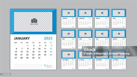 Template Kalender 2025 Diatur Pada Latar Belakang Biru Desain Kalender ...