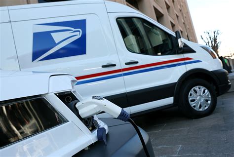 New USPS electric vans delayed until mid-2024, according to court docs ...
