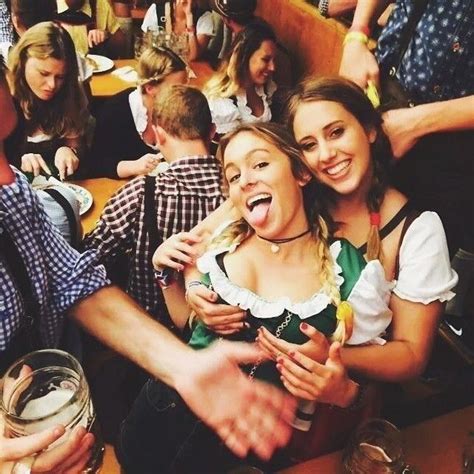 German Girls, German Women, Oktoberfest Costume, Oktoberfest Beer ...