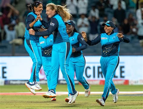 Women's IPL: BCCI earns Rs 4669.99 crore windfall for 5 teams - Rediff ...