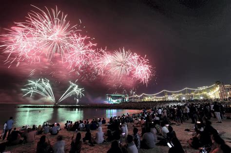 School Calendar 2025 Uae Public Holidays - Caro Rosemaria