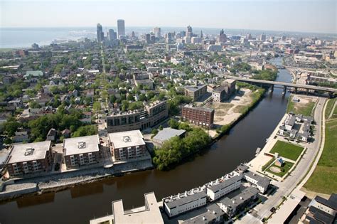 Milwaukee - Megaconstrucciones, Extreme Engineering