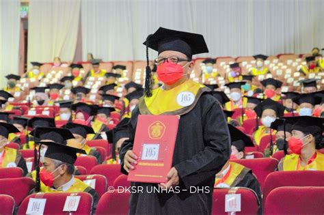 Rektor Unhan dan Kepala LLDIKTI IX Wisuda Insinyur di Unhas ...
