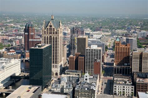 Milwaukee - Megaconstrucciones, Extreme Engineering