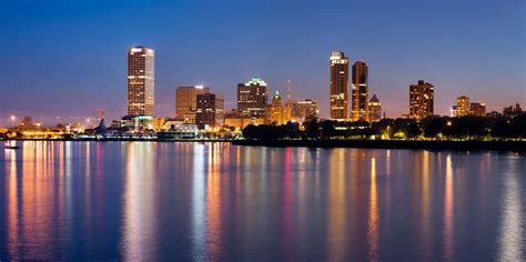 6 Things To Do In Milwaukee This Summer | Milwaukee skyline, Milwaukee ...