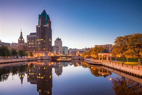 Milwaukee’s Residential & Commercial Locksmith | The Flying Locksmiths