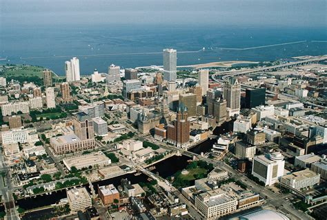 Milwaukee - Megaconstrucciones, Extreme Engineering