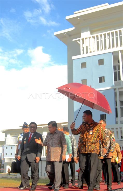 PERESMIAN KAMPUS FAKULTAS TEKNIK UNHAS | ANTARA Foto