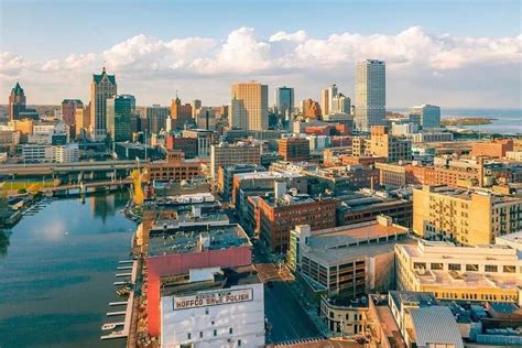 The 5 Best Shopping Malls in Milwaukee - Airfrov