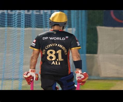 IPL 2020: RCB players pay tribute to COVID heroes with 'special jersey ...
