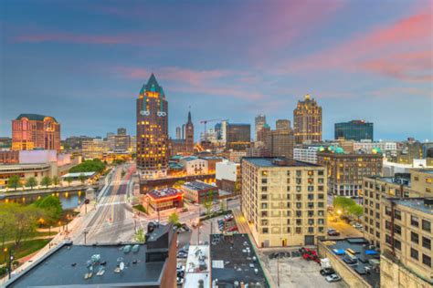 290+ Milwaukee Skyline Aerial Stock Photos, Pictures & Royalty-Free ...