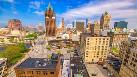 A Local's Guide to Where to Stay in Milwaukee - Travel Lemming