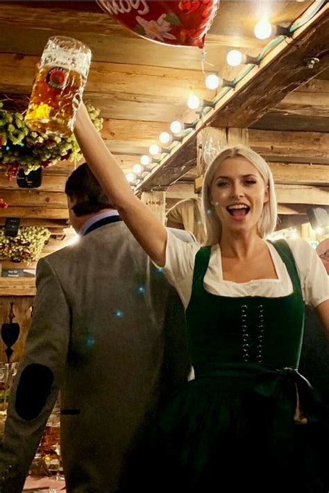 Pin by Igori on GERMAN GIRLS | Oktoberfest woman, German beer girl ...