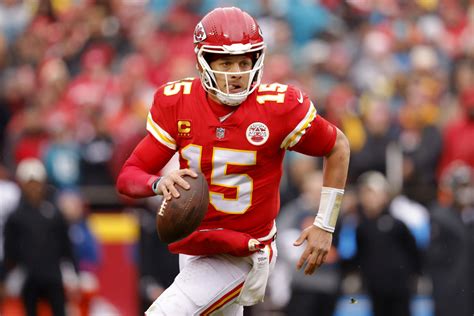 Andy Reid: 1 Chiefs Wide Receiver Is On 'Same Page' As Patrick Mahomes ...