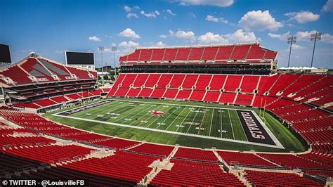 University of Louisville football players praised for helping to turn a ...