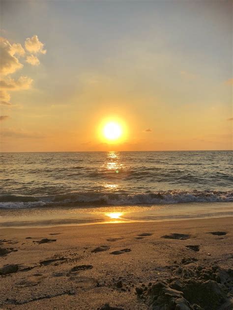 Quick Weekend Getaway From Manila - Private Resort In Zambales Sunset ...