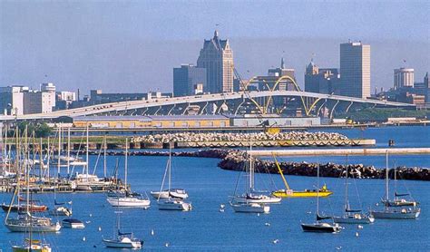 World Visits: Milwaukee Great City in U.S state of Wisconsin