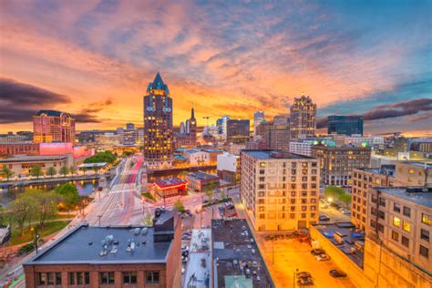 300+ Milwaukee Skyline Aerial Stock Photos, Pictures & Royalty-Free ...